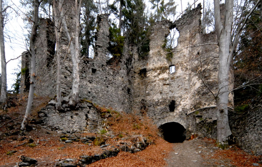 Burgruine Aichelburg, Austria